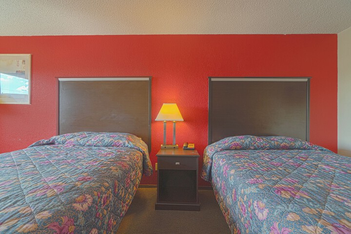 Regency Inn & Suites by OYO Bay City TX