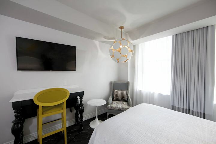 Elyton Hotel Autograph Collection by Marriott