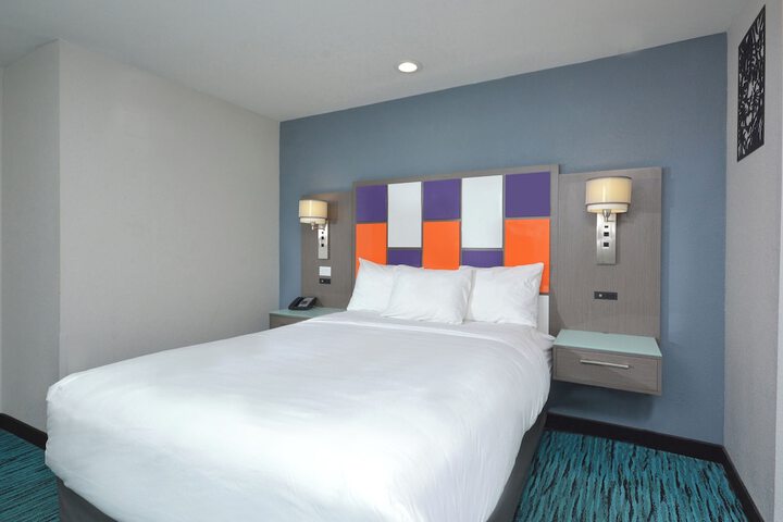 Room 26 of 40