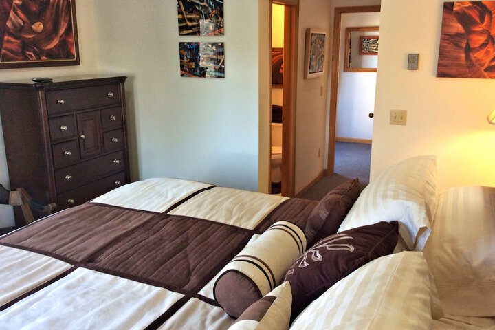 Room 26 of 82
