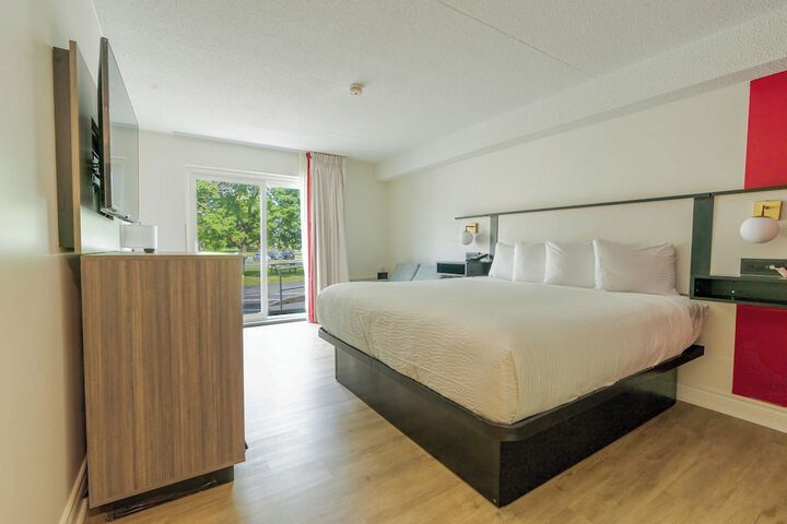Room 10 of 31