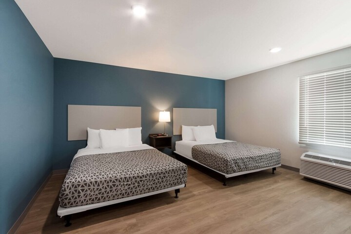 Room 12 of 32