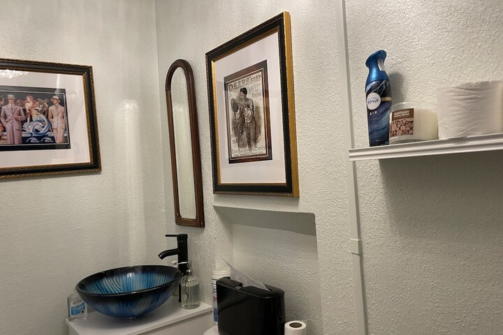 Room 85 of 104