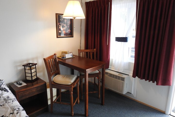 Room 18 of 44