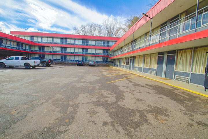 Hotel 4 of 57