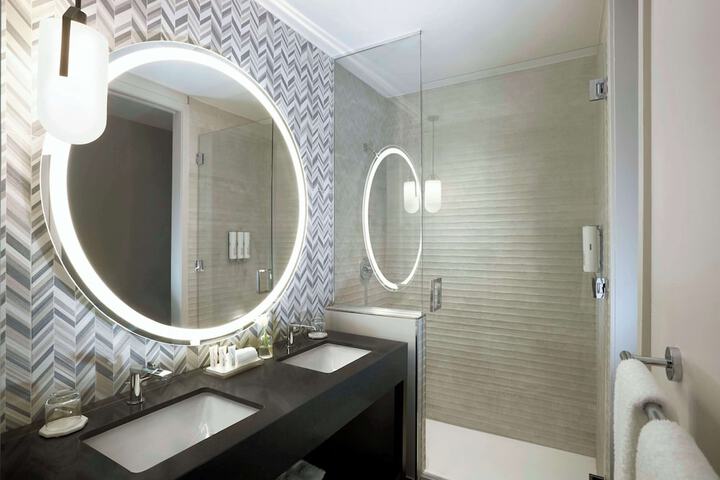 THesis Hotel Miami Coral Gables Curio Collection by Hilton