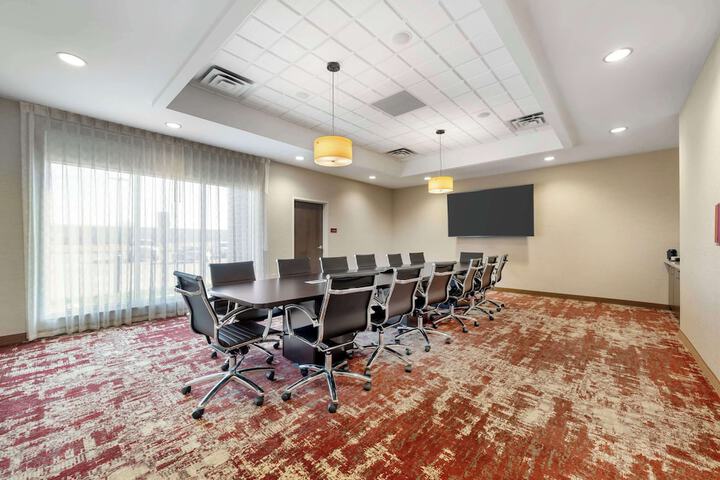 Best Western Plus Lakeview Hotel