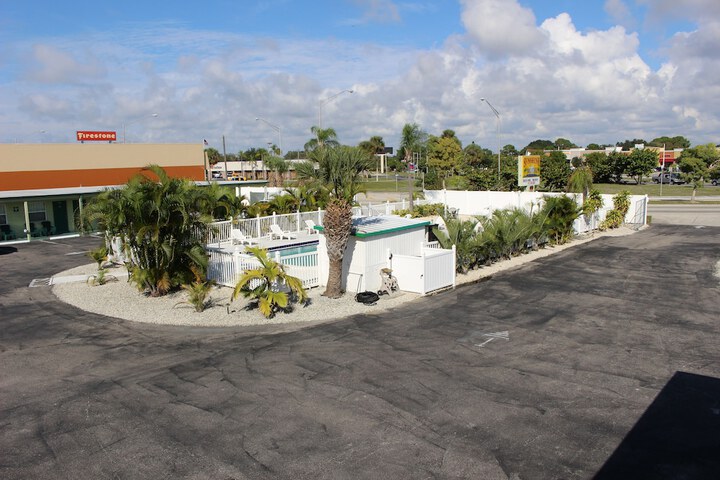 Hotel 5 of 79