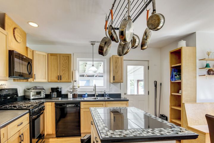 Downtown Brevard Home: Walk to Bars & Breweries!