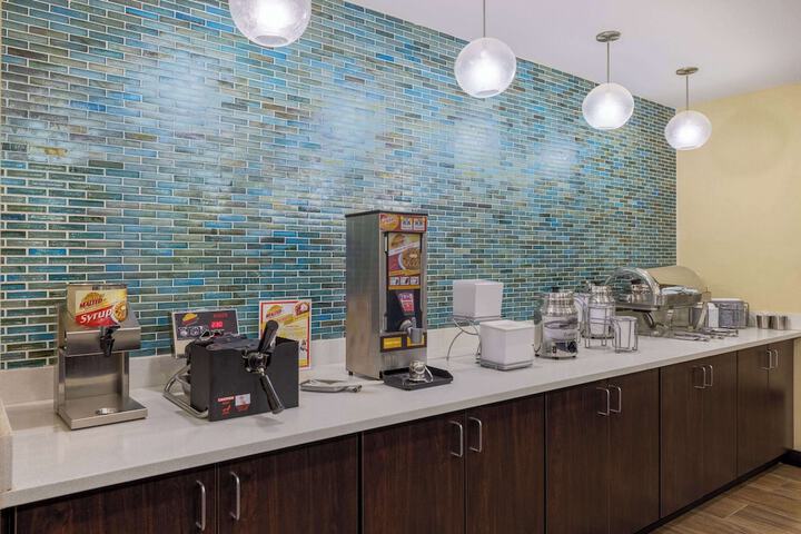 La Quinta Inn & Suites by Wyndham Artesia