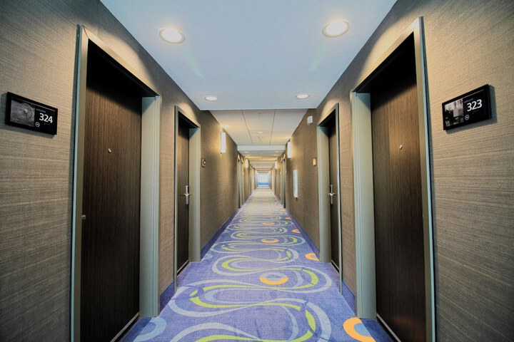 Ballroom/Hall 35 of 37