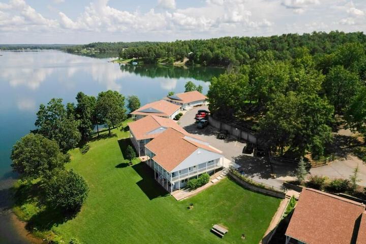 Crown Point Resort