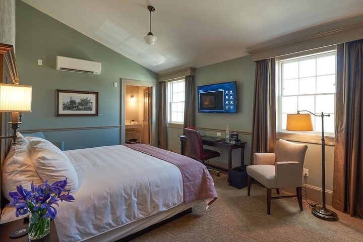 The Groton Inn