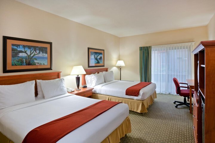 Room 25 of 46