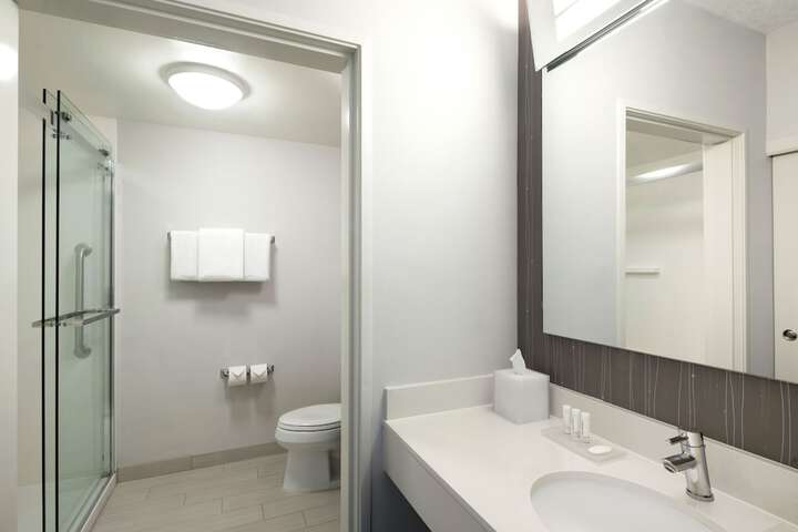 Room 12 of 25