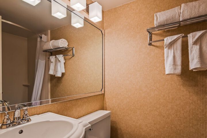 Room 8 of 23