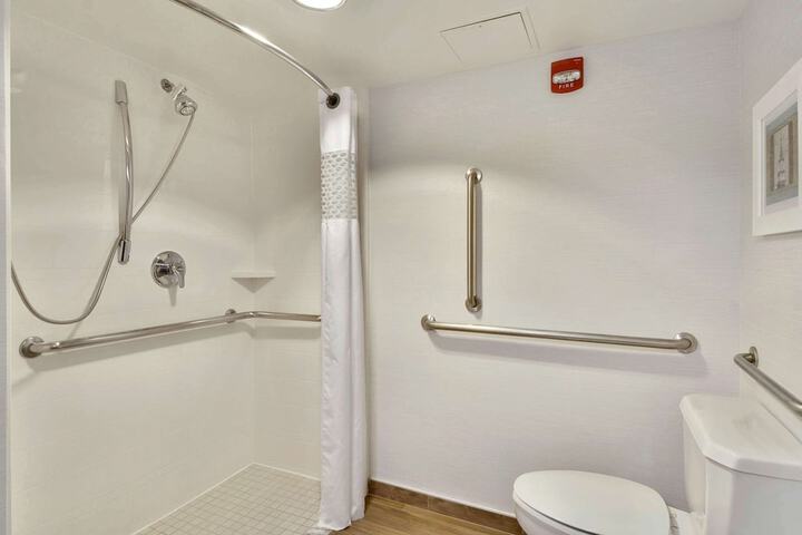 Room 12 of 38
