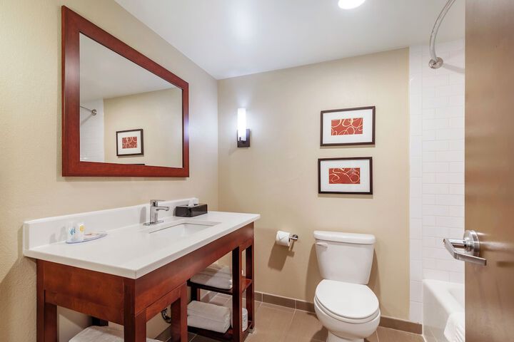 Comfort Inn & Suites Aberdeen near APG