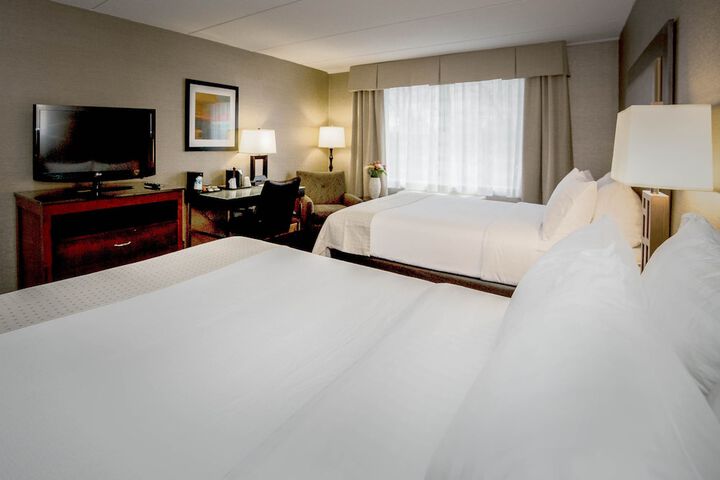 Room 32 of 59