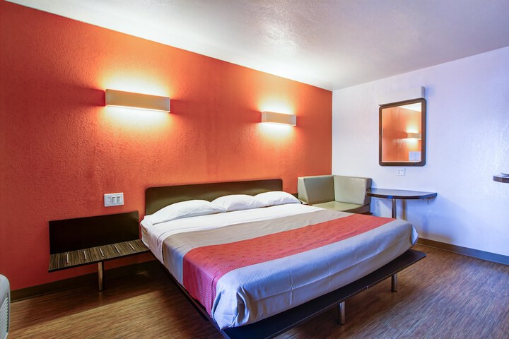 Room 19 of 30