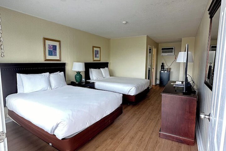 Room 70 of 157