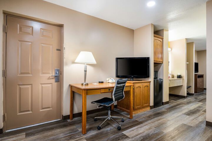 Room 18 of 28