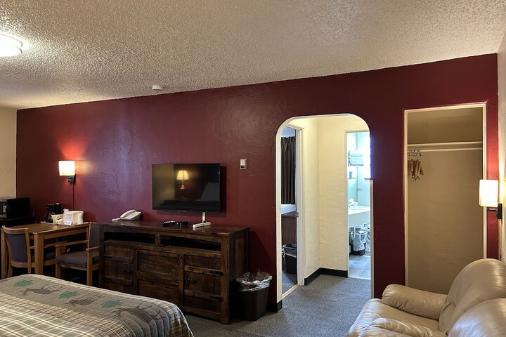 Room 27 of 44