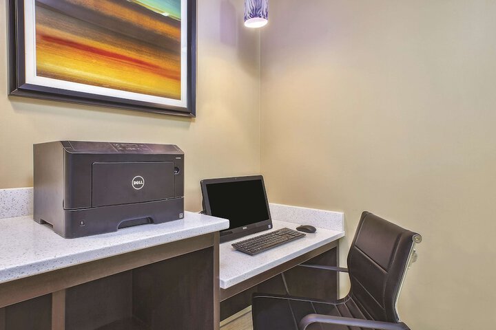 Business Center 23 of 23