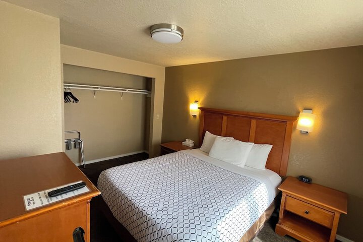 Room 70 of 87