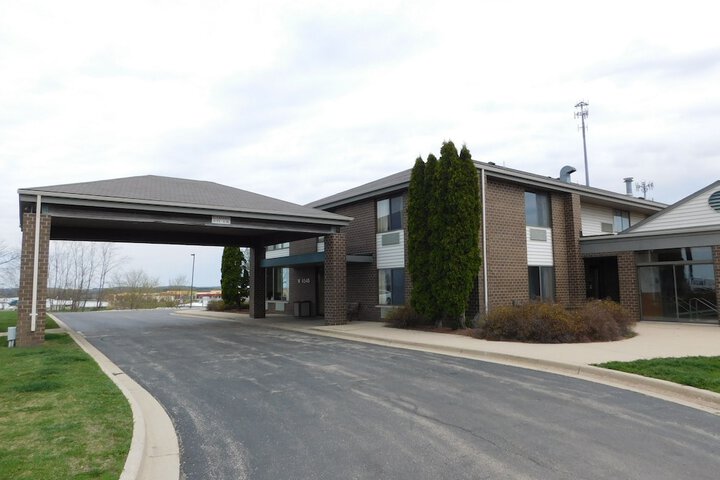 Days Inn by Wyndham Johnson Creek