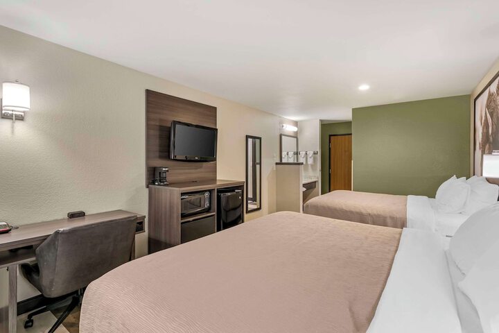 Room 30 of 41