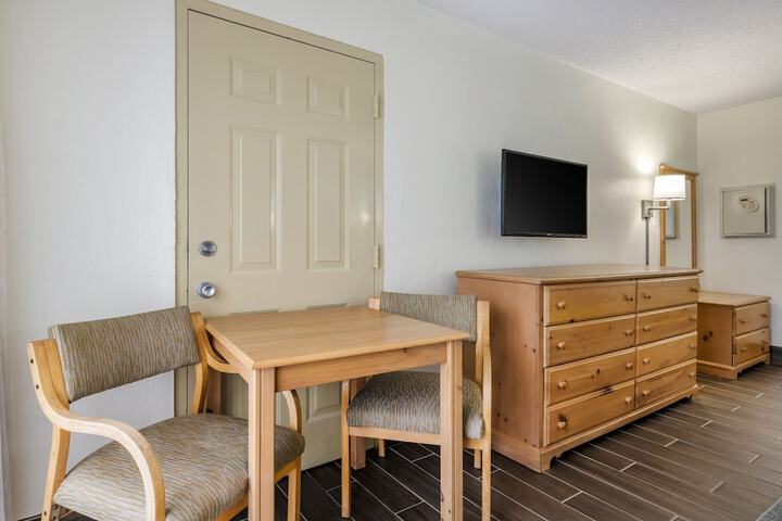 Room 83 of 105