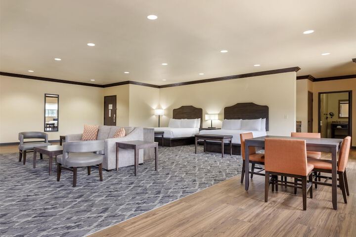 Best Western Plus Cimarron Hotel & Suites