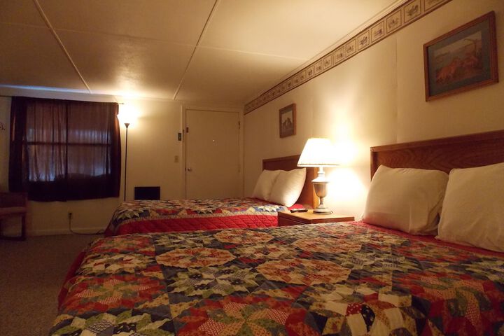 Room 23 of 38