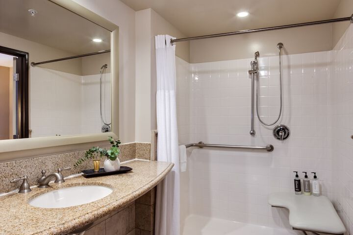 Ayres Hotel & Spa Mission Viejo – Lake Forest