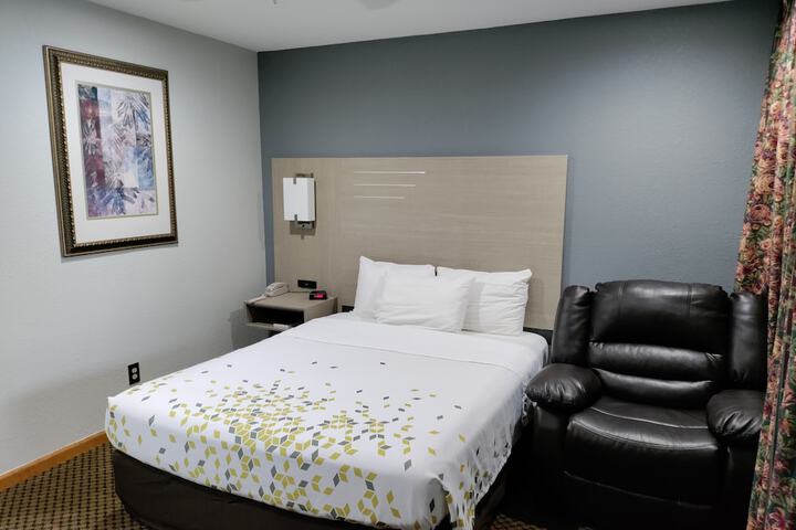 Room 26 of 43