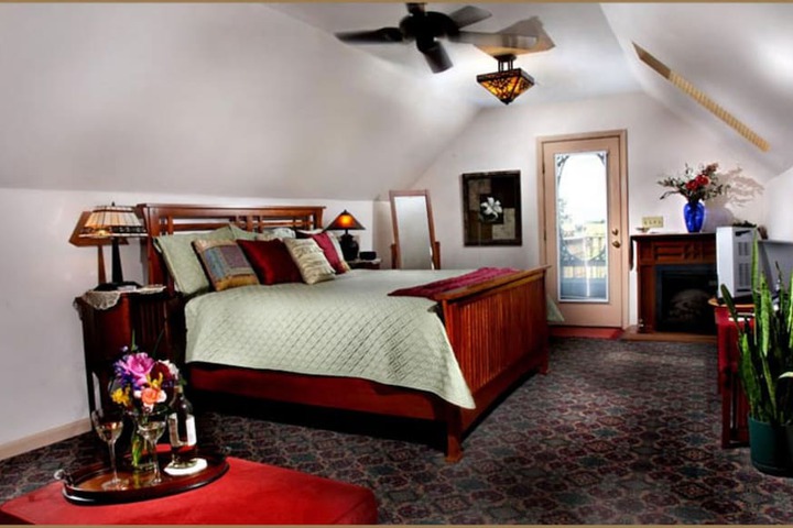 Room 40 of 62