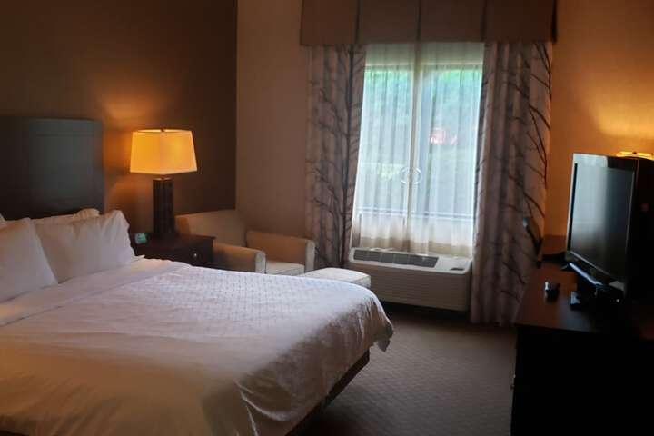 Holiday Inn Express Grove City by IHG