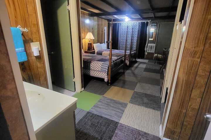 Room 106 of 118