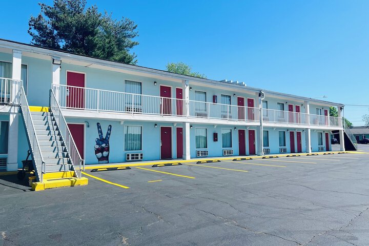Hometown INN
