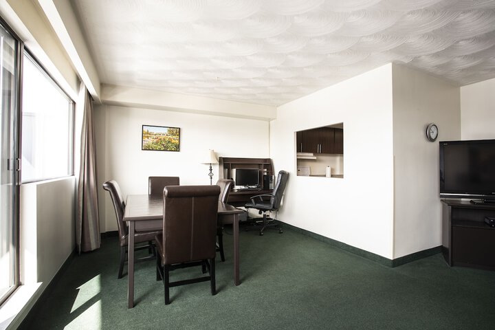 Room 33 of 49