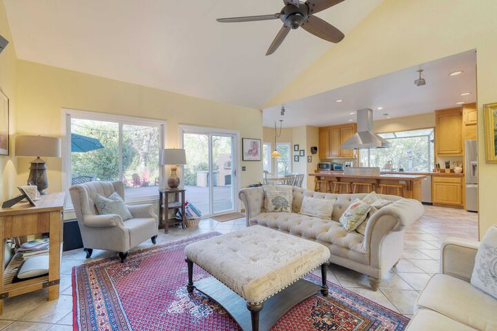 Valley of the Moon by Avantstay Tranquil Escape Large Yard w / Hot Tub & Fire Pit