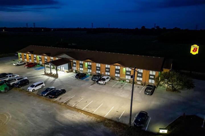 Super 8 by Wyndham Marston
