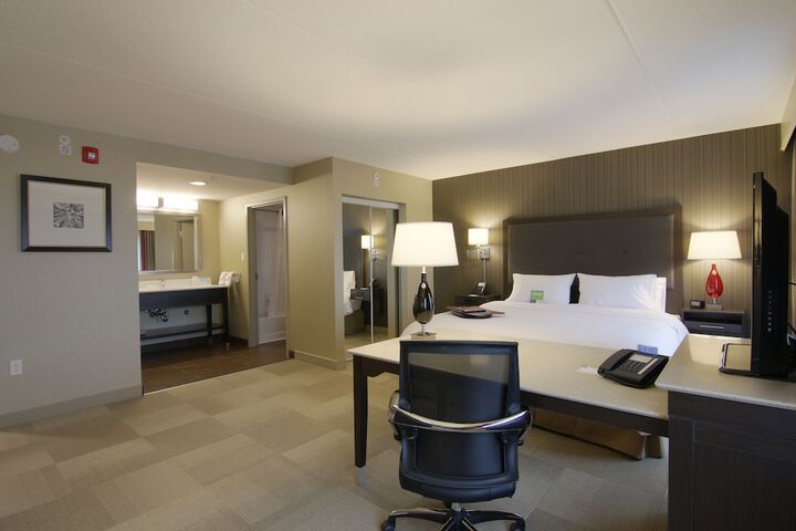 Room 30 of 48