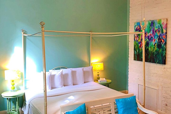 Room 45 of 100