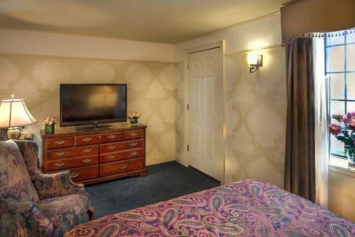 Room 32 of 187