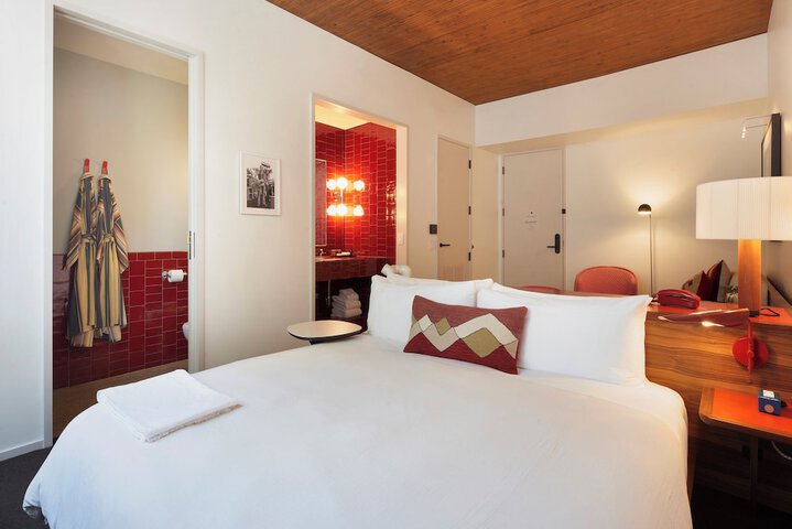 Room 45 of 104