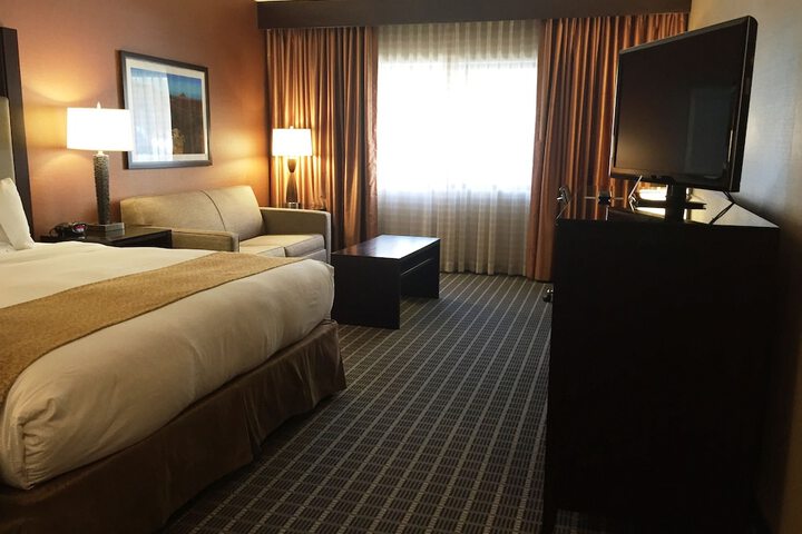 Room 35 of 90