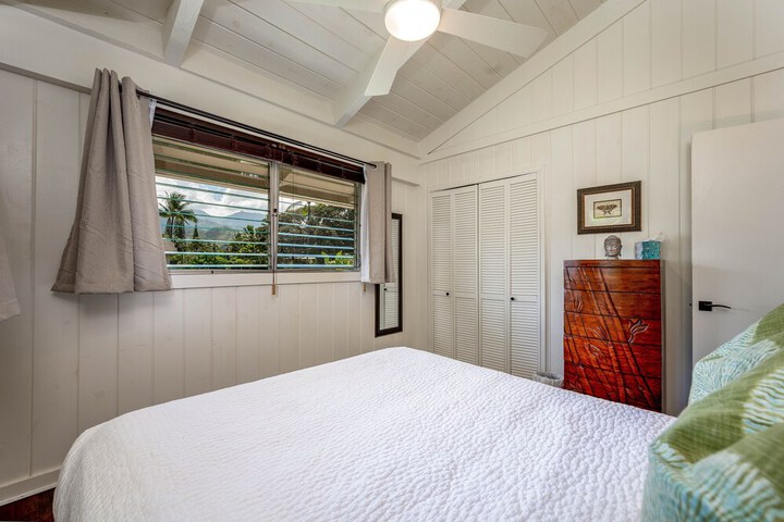 Hale Naninoa 5 Bedroom Home by RedAwning
