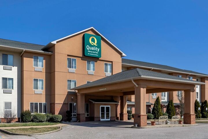 Hotel 2 of 33